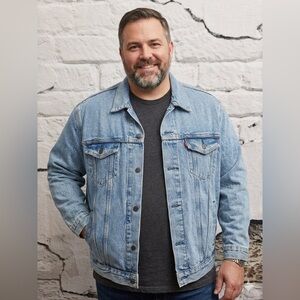 Levi's Classic Light Blue Denim Trucker Jacket Rugged Vintage Inspired Stonewash